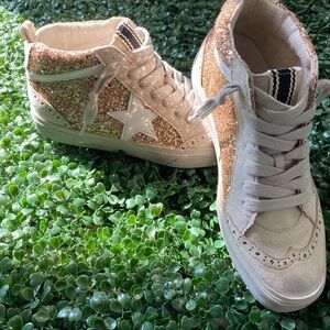 NWT Shu Shop Rina RoseGold Star Sneakers